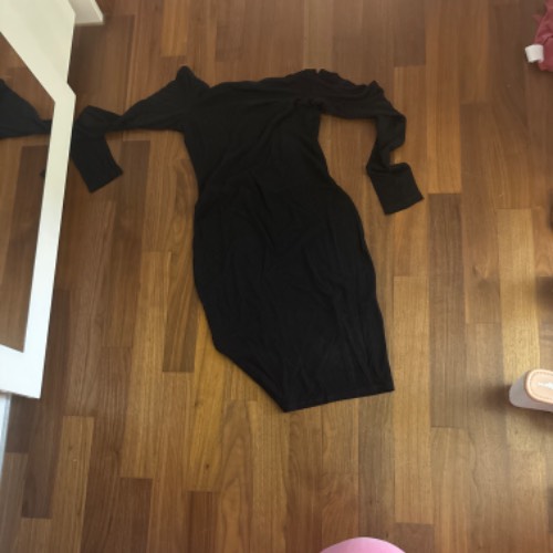 MIDI Kleid schwarz, zu finden am Stand 9 bei Dein Kleiderbügel