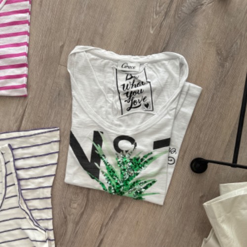 T Shirt Glitzer , zu finden am Stand 9 bei Dein Kleiderbügel