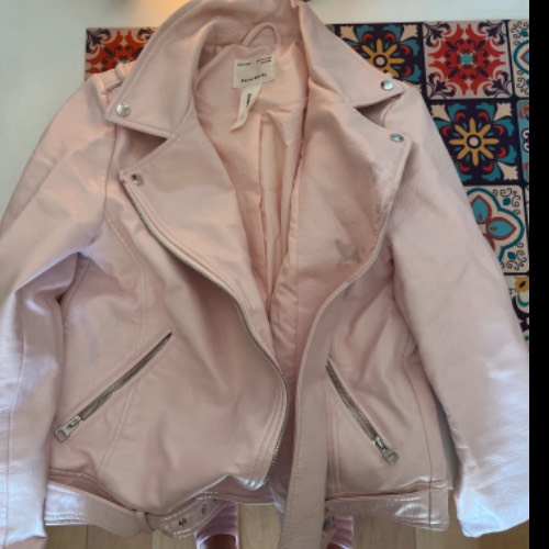 Zara rosa faux Lederjacke , zu finden am Stand 72 bei Dein Kleiderbügel