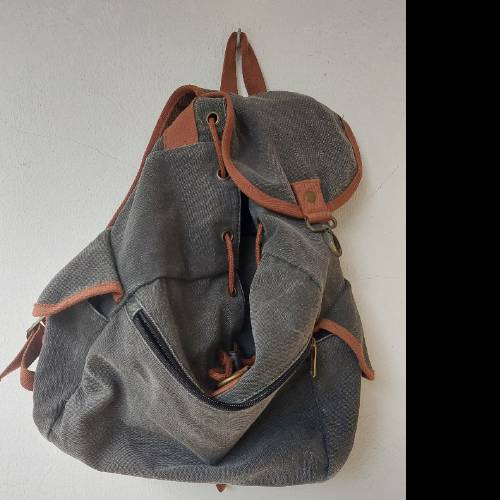 Rucksack, grau, zu finden am Stand 102 bei Dein Kleiderbügel