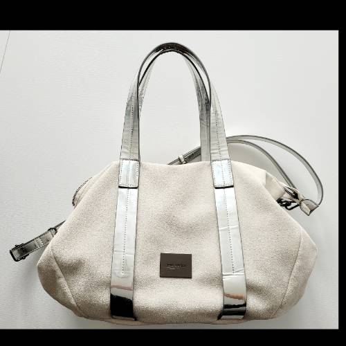 Handtasche beige/silber , zu finden am Stand 6 bei Dein Kleiderbügel