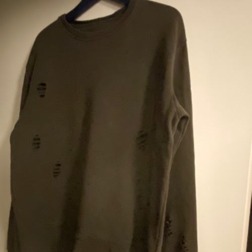 Drykorn Sweatshirt oliv Gr. M, zu finden am Stand 105 bei Dein Kleiderbügel