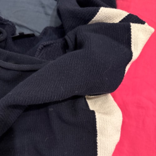 Blauer Pulli weißer Streifen , zu finden am Stand 111 bei Dein Kleiderbügel