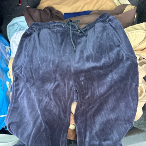 Vint. Velvet Trackpant, L, zu finden am Stand 1 bei Dein Kleiderbügel