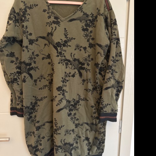 Pullover Kleid  Tramotana Grxl, zu finden am Stand 23 bei Dein Kleiderbügel