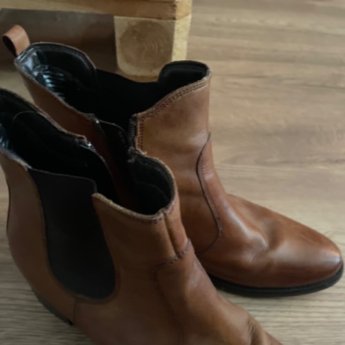 Stiefel  Größe: 5 th Avenue braun  Größe: 41, zu finden am Stand 16 bei Dein Kleiderbügel