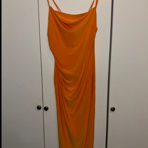 Zara Kleid Orange S, zu finden am Stand 73 bei Dein Kleiderbügel